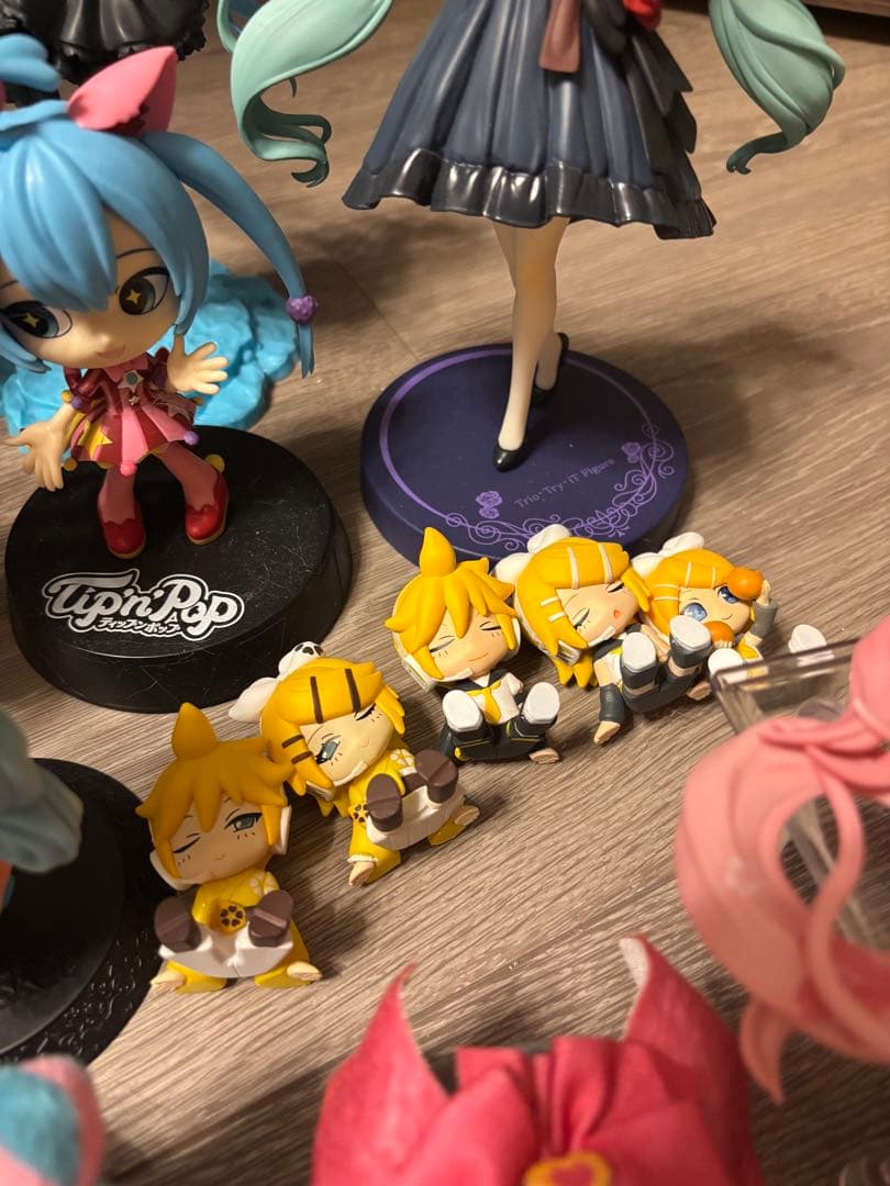 初音ミク　フィギュア　ぬいぐるみ　マスコットまとめ売り　25点