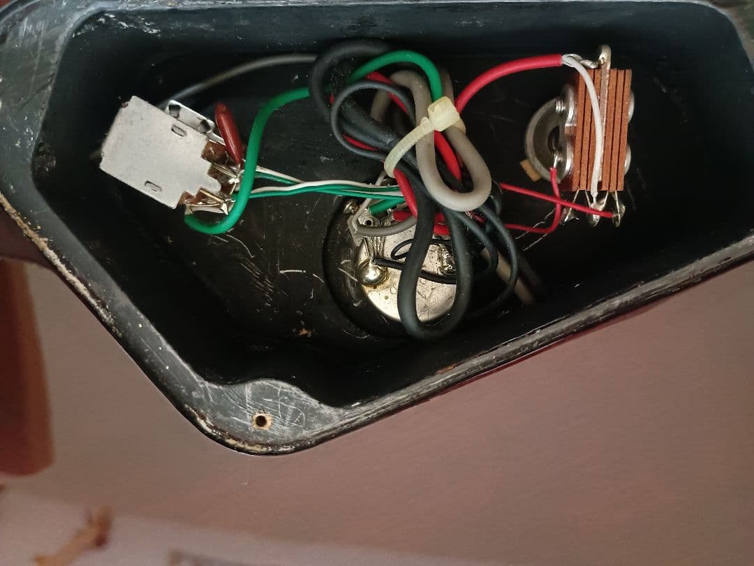 値下げ！ Schecter 2006 Omen Extreme シェクター