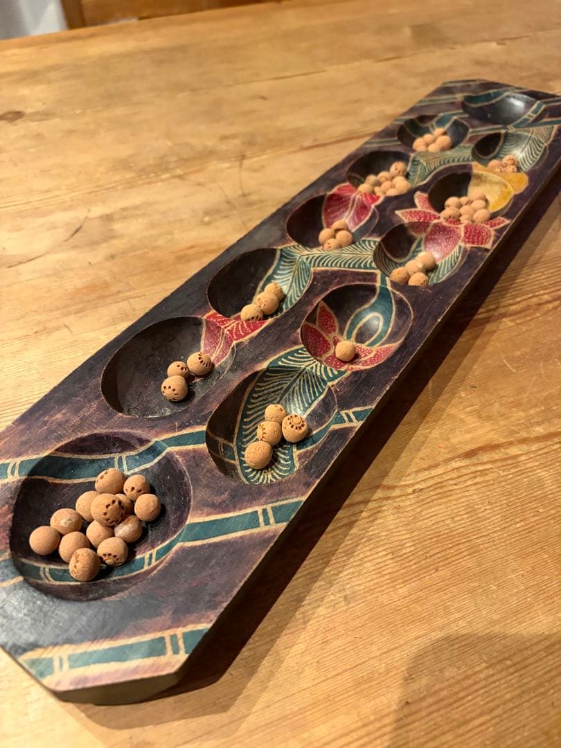 民芸品インドネシア 木製手彫りトレイ　マンカラ.カラハ