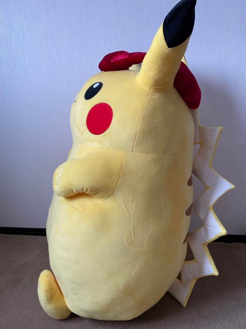 超キョダイピカチュウぬいぐるみ　キョダイマックスのすがた
