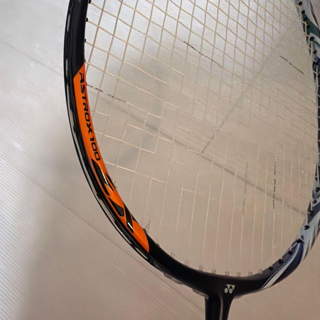 バドミントンラケット ストリング入り