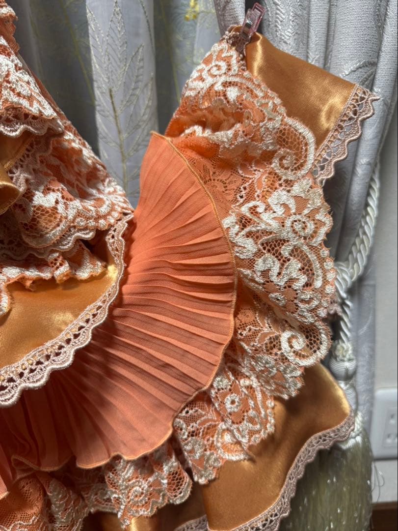 ★【美品】SONIA JOHNES ソニアジョーンズ、ファルダ