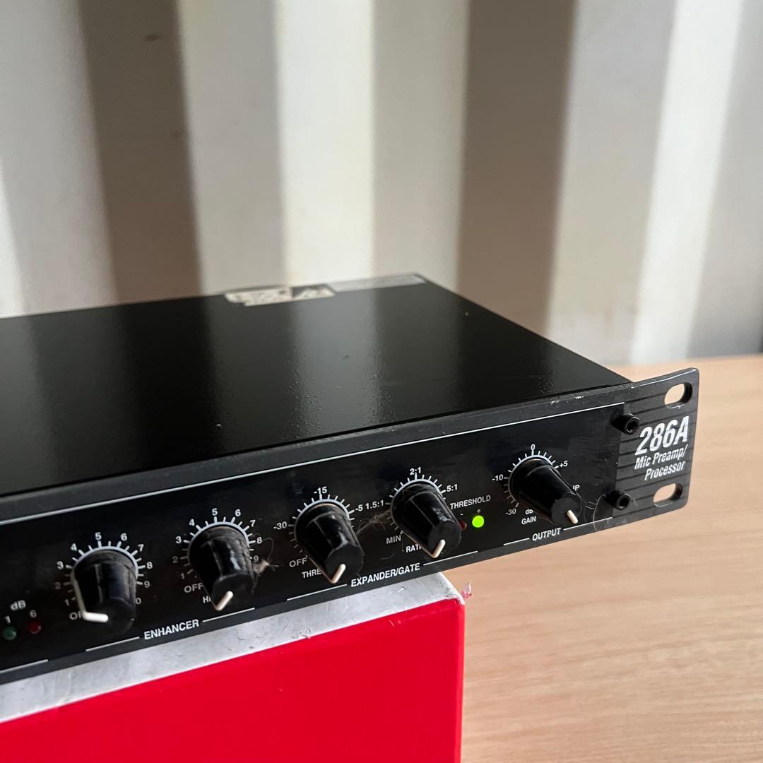 B99激安早い者勝ち ✨　dbx286A マイクプリアンプ　プロセッサー