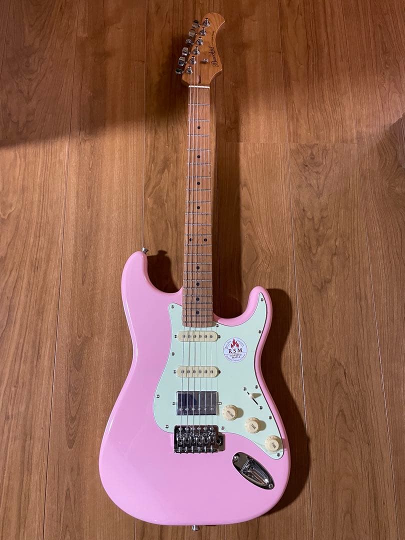 バッカスssh ギターストラトローズテッドメイプルピンク新品未使用品❗️