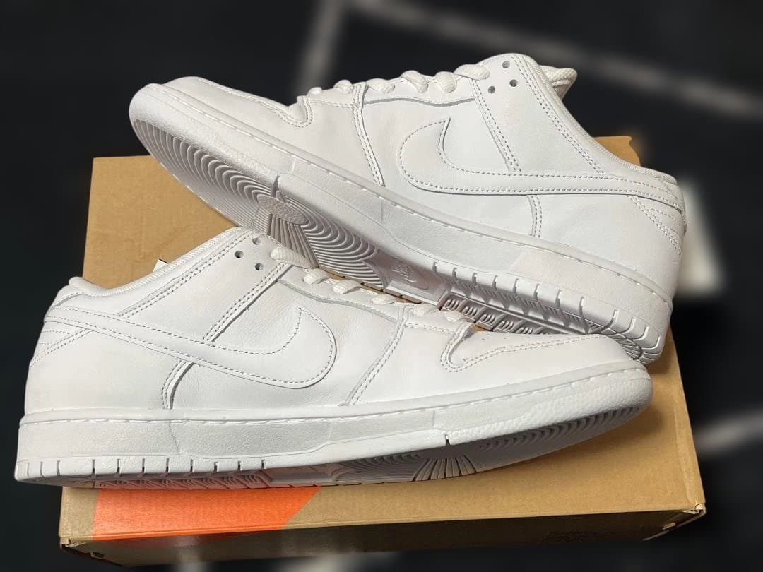 Nike Dunk Low ホワイトレザー スニーカー