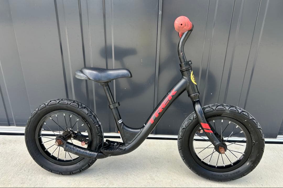 Trek ランバイク　ストライダー　ブラック/レッド