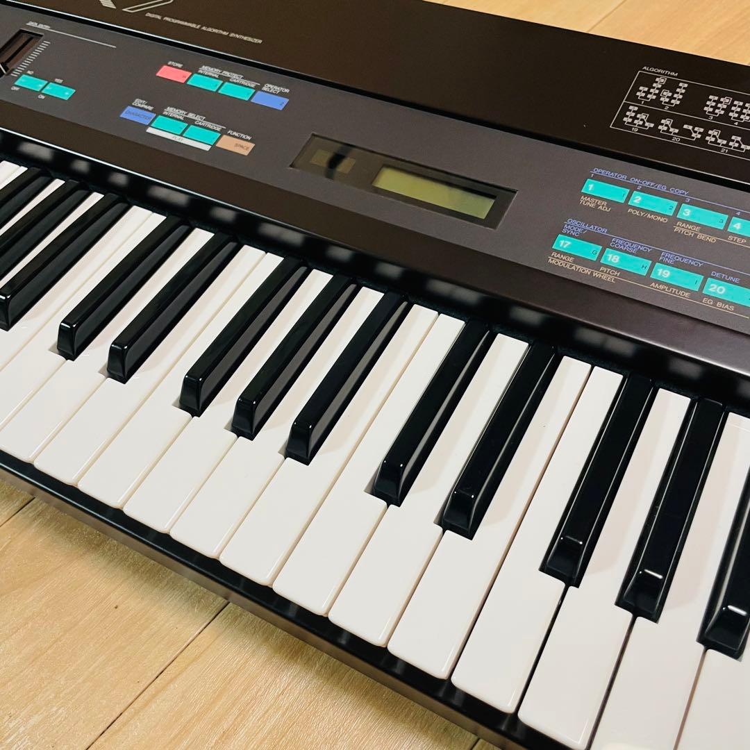 YAMAHA DX7 ヤマハ　シンセサイザー