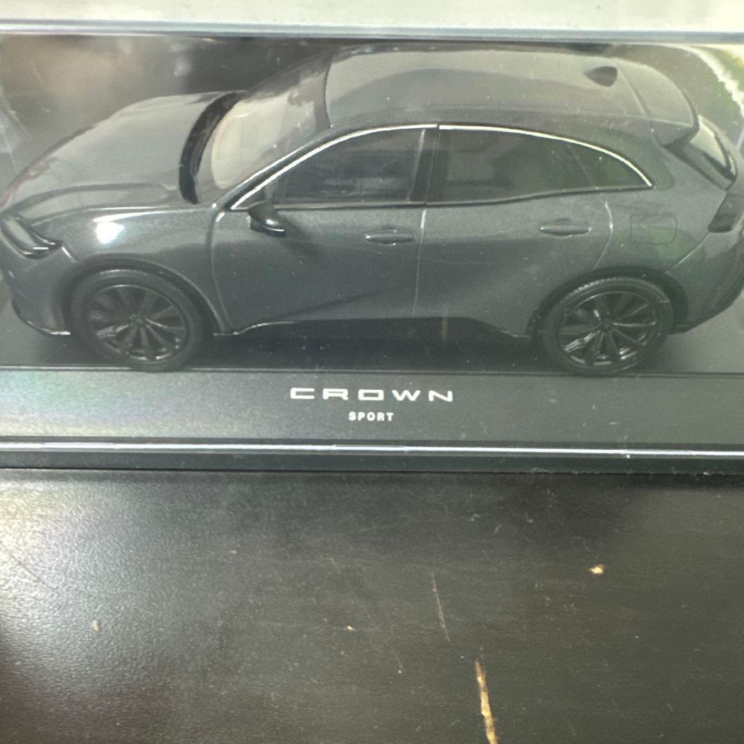 【正規品・未開封】クラウンスポーツ　ミニカー グレー