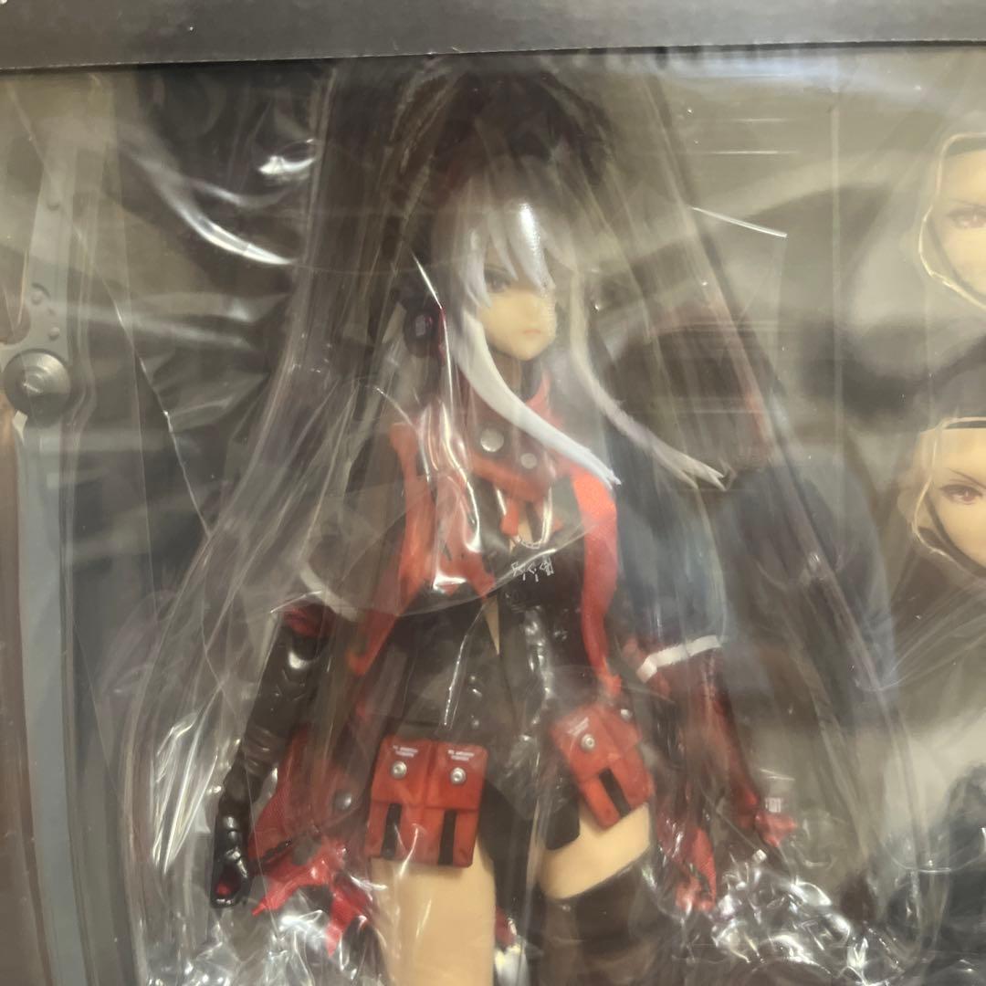 パニシング：グレイレイヴン ルシア・深淵ノ紅 1/9 フィギュア