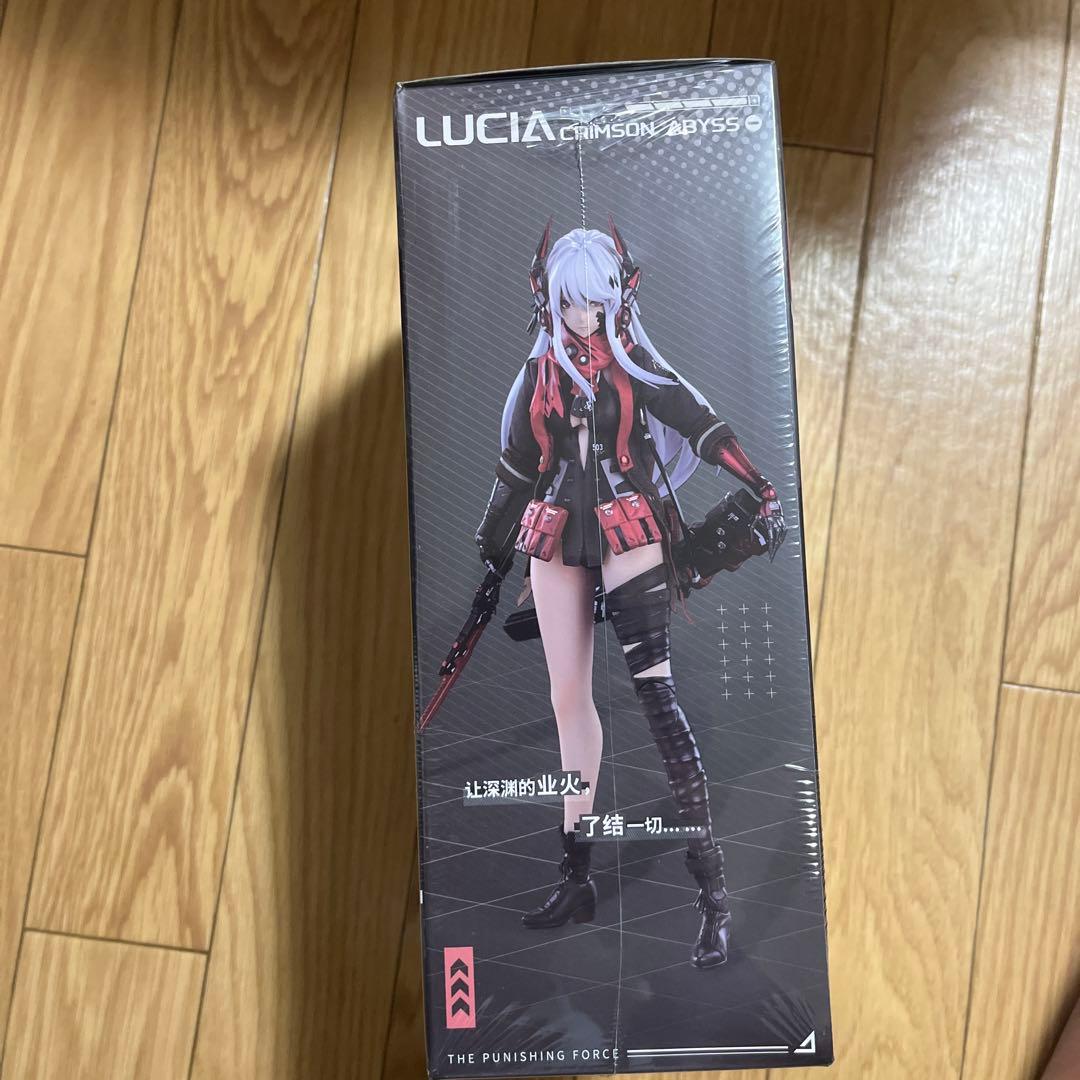 パニシング：グレイレイヴン ルシア・深淵ノ紅 1/9 フィギュア