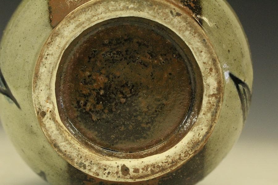 萬屋焼 やちむん 金城一門 魚紋 一輪挿し 花瓶 在銘(メ1285)