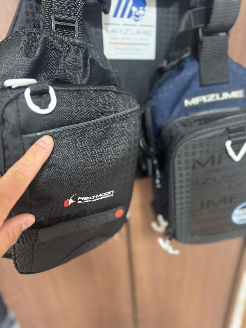 マズメmazume レッドムーンライフジャケット サーフスペシャルIII