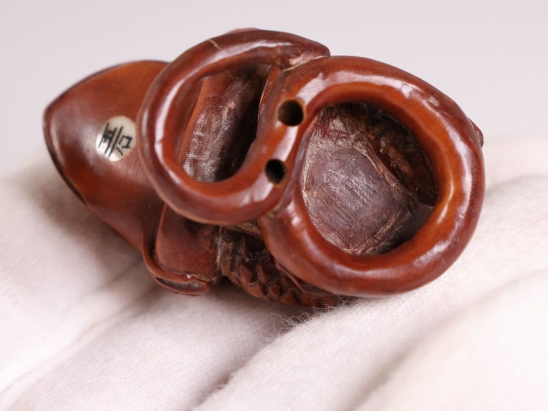 木製 提物 根付 玉石銘 蛙と蛇 彫刻 木彫【MA898】