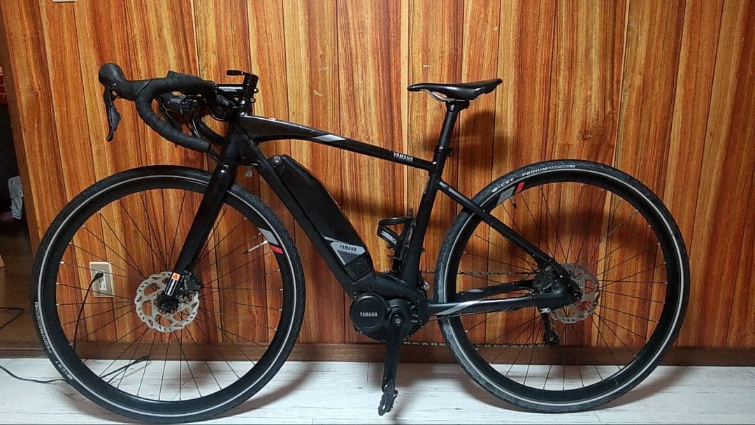 送料込みYAMAHA YPJ-ER 電動自転車