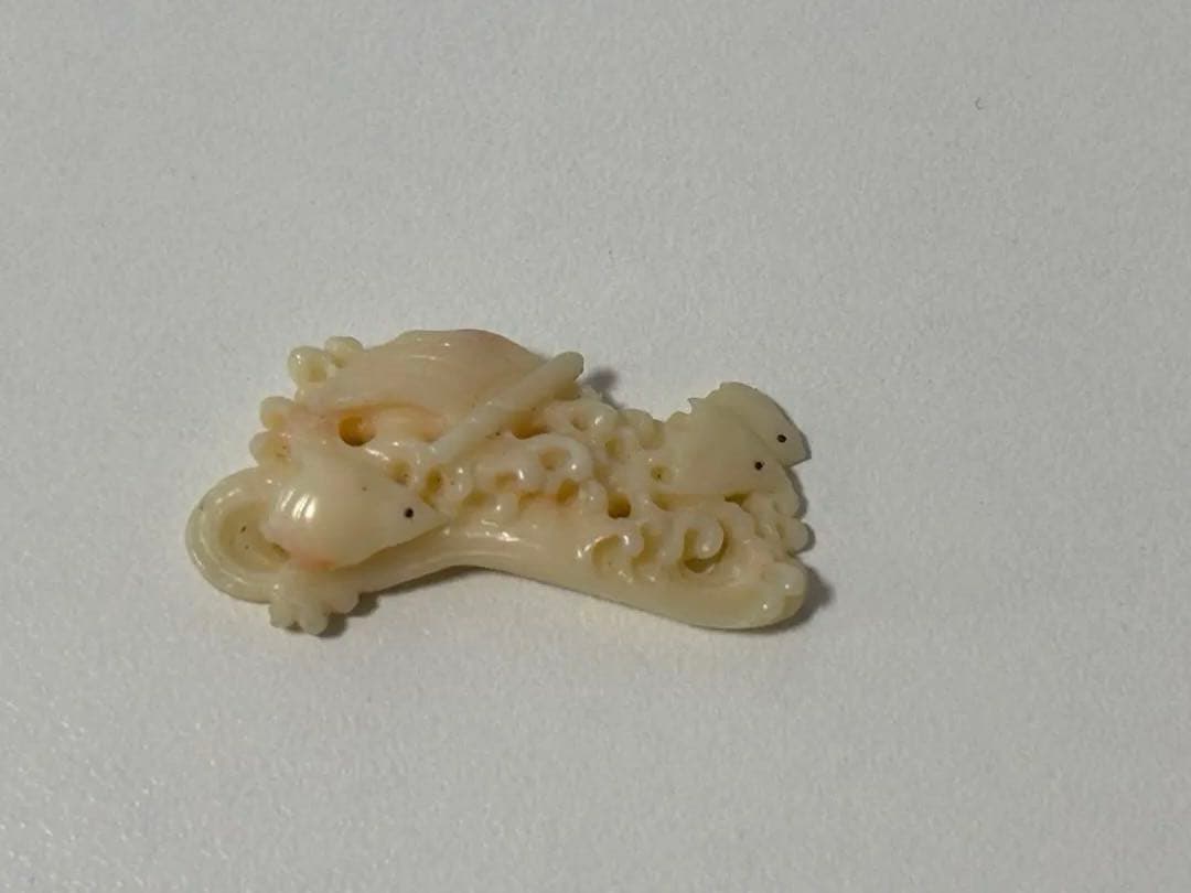 【アンティーク】細密彫刻・置物