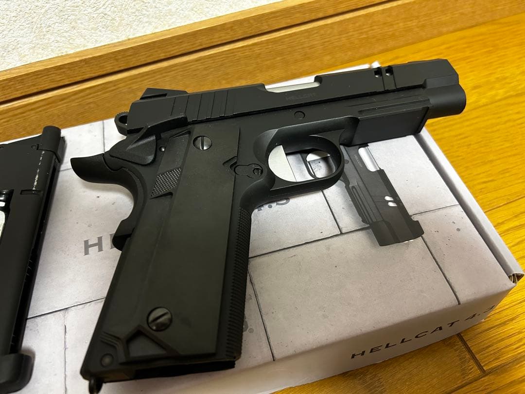 Carbon8 HELLCAT 4.3 CO2ガスガン