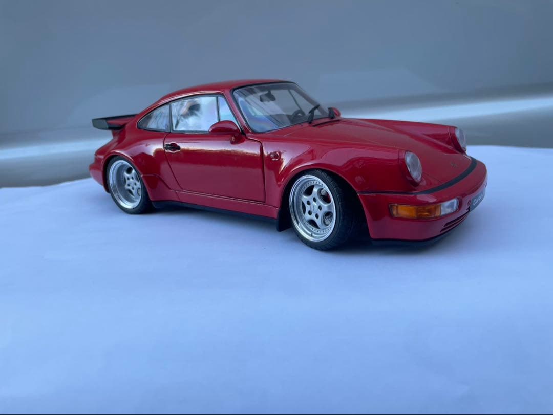 ソリド1/18 ポルシェ964 3.6ターボ　レッド中古