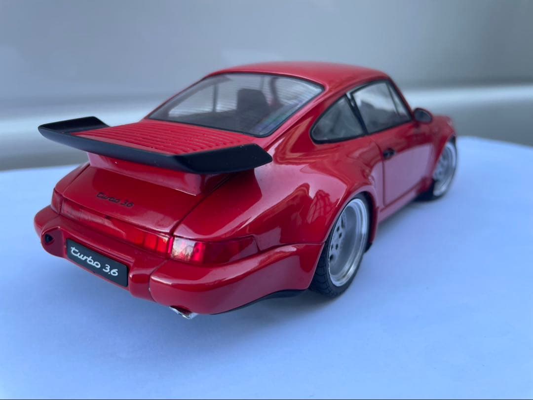 ソリド1/18 ポルシェ964 3.6ターボ　レッド中古