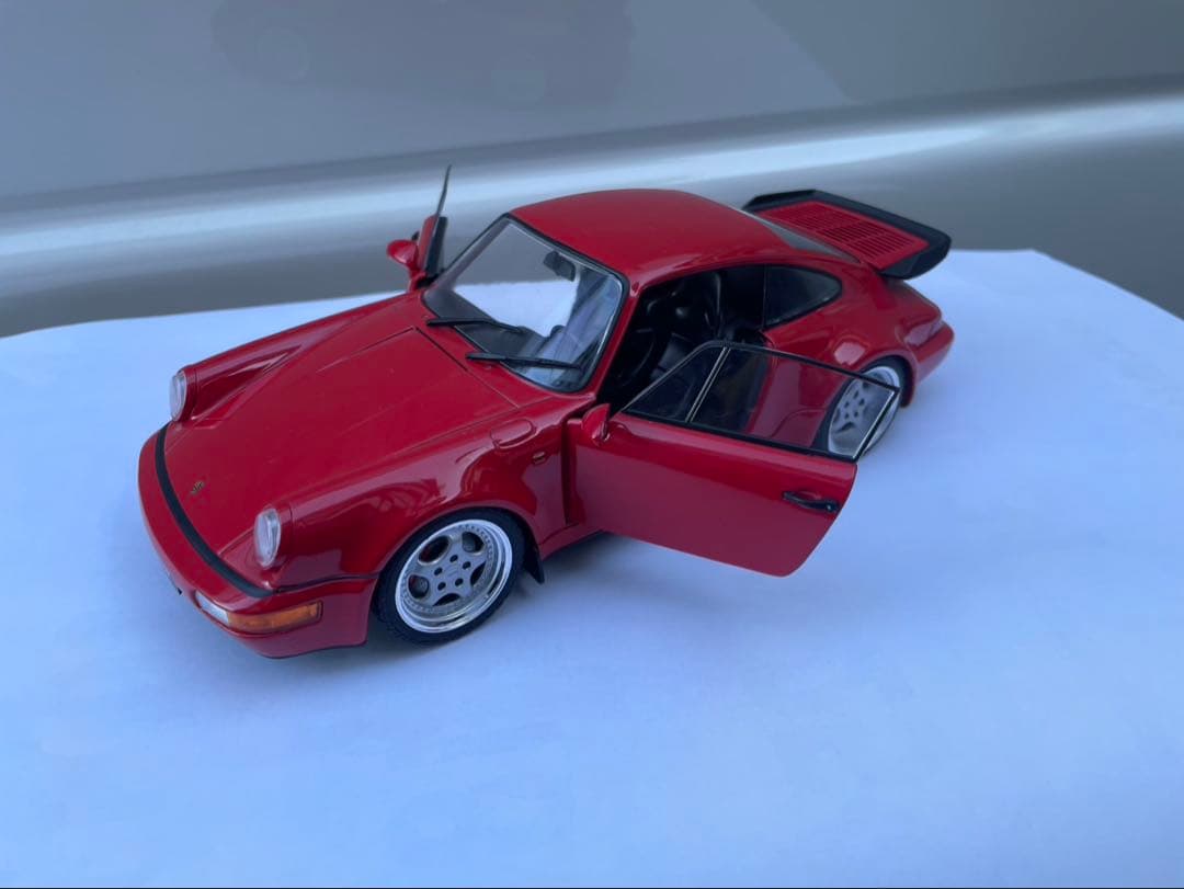 ソリド1/18 ポルシェ964 3.6ターボ　レッド中古