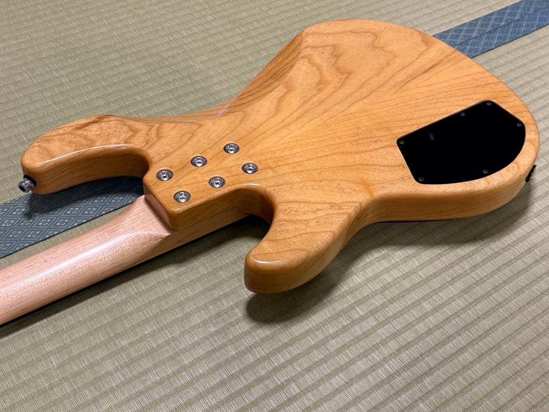 ベース G&L USA L-2000