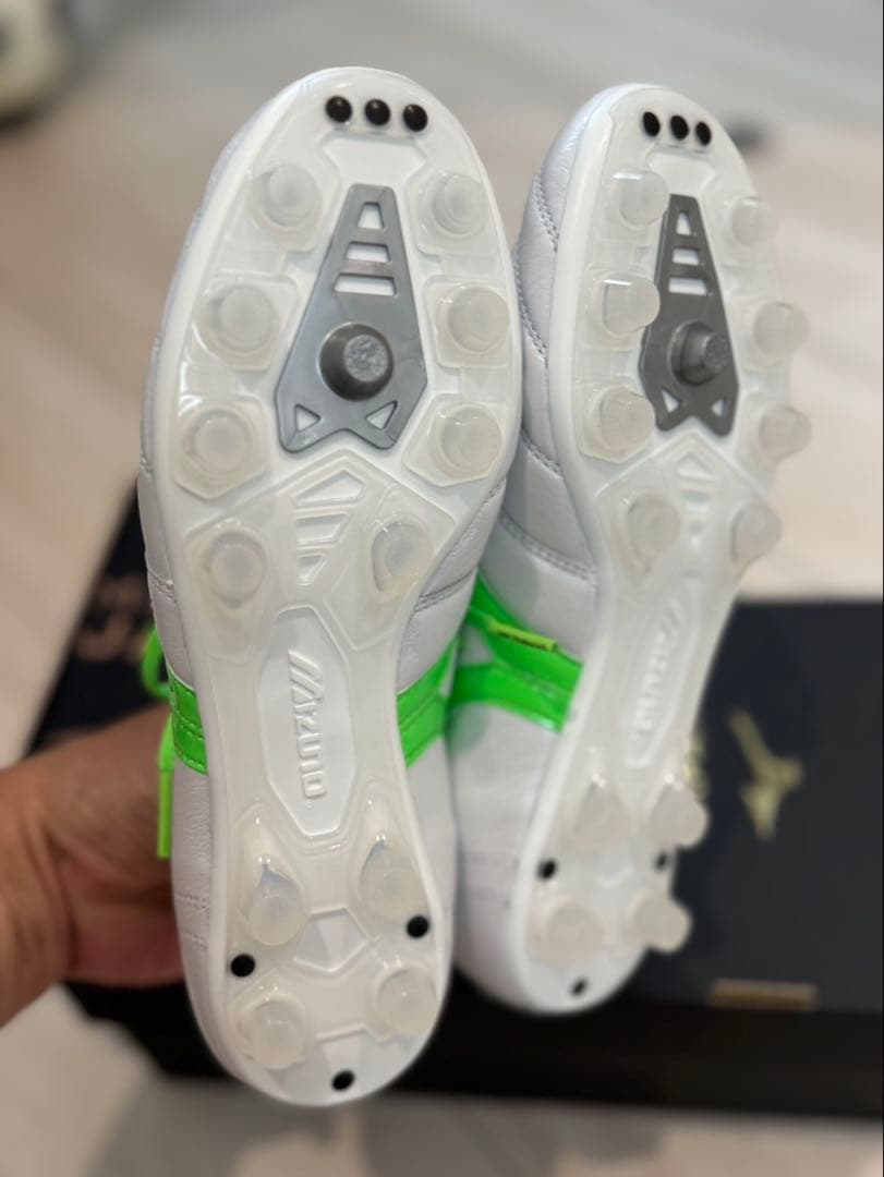 新品‼︎希少サイズ モレリア2 JAPANスーパーホワイトパール×ネオングリーン