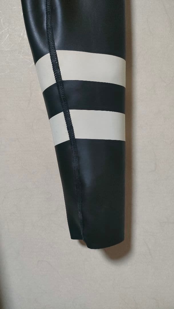 Hurley 0.5ブラックウェットスーツ ジッパー レディース