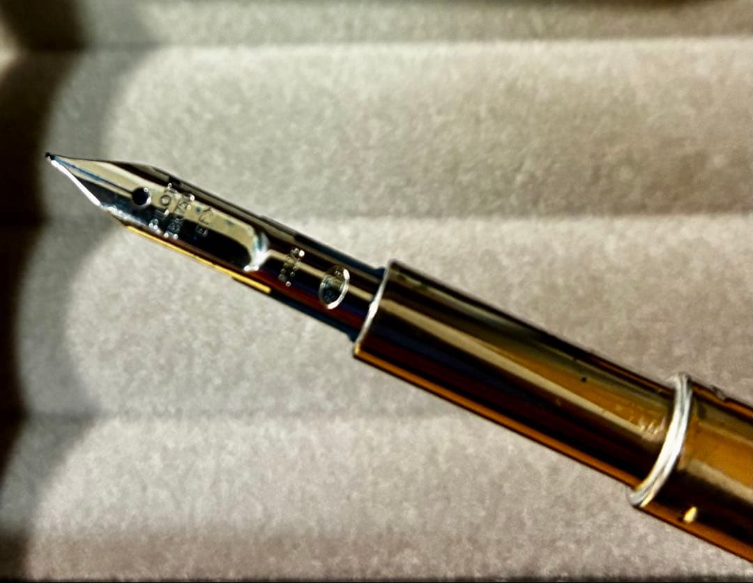 PILOT 万年筆 キャップレス デシモ 20カラーズ 限定色 インク付き