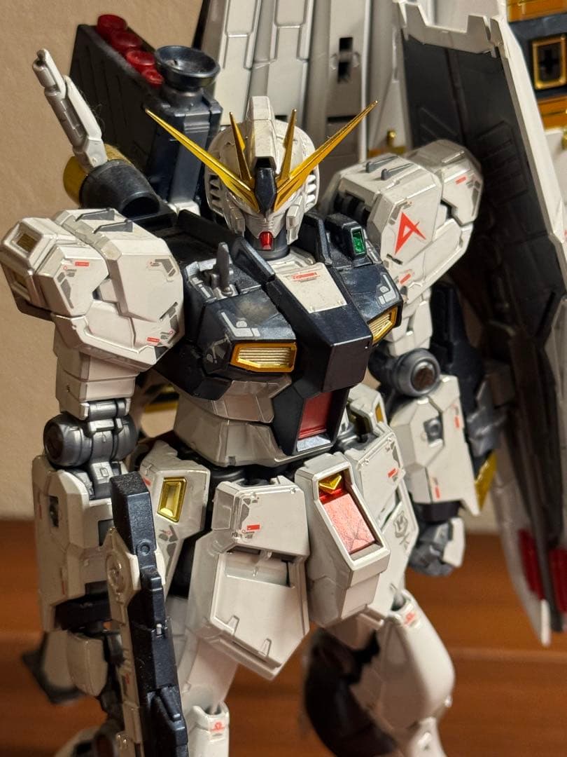 RG νガンダム チタニウムフィニッシュ　組立済み