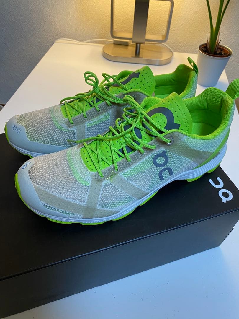 On (新品) Clouds racer ( 30 cm)