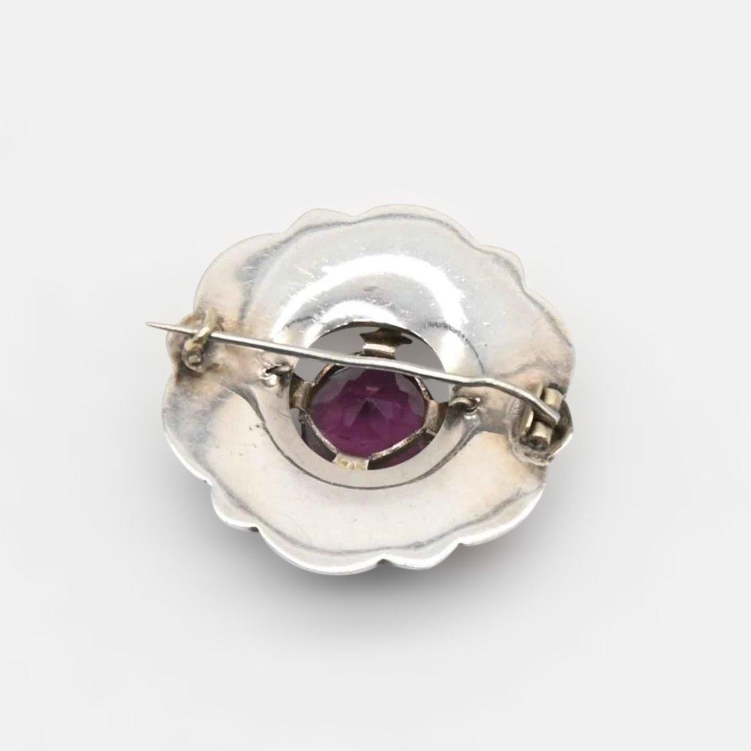 花形の銀製ブローチ　メノウとアメジスト　スコティッシュ　s0095