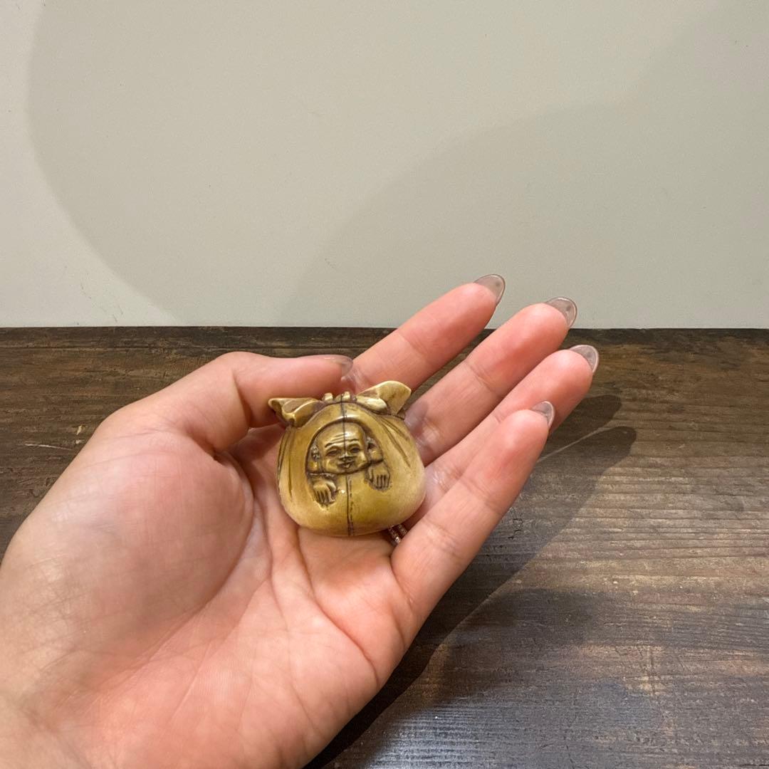 根付　青互銘　七福神　子供　象　牙