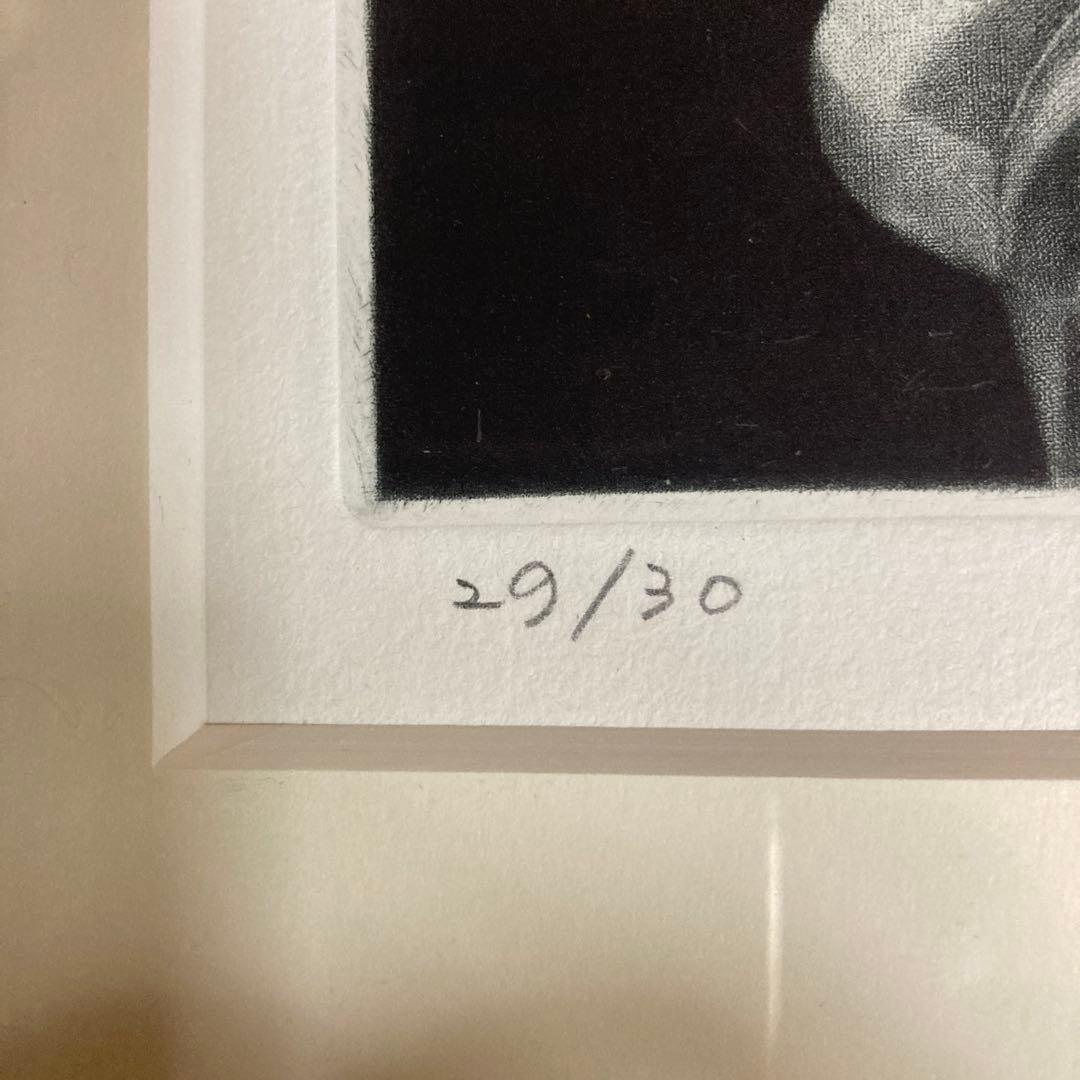 山口和雄【水差しと花】額35.6×45.6絵￼16.5×30cmメゾチント 箱付