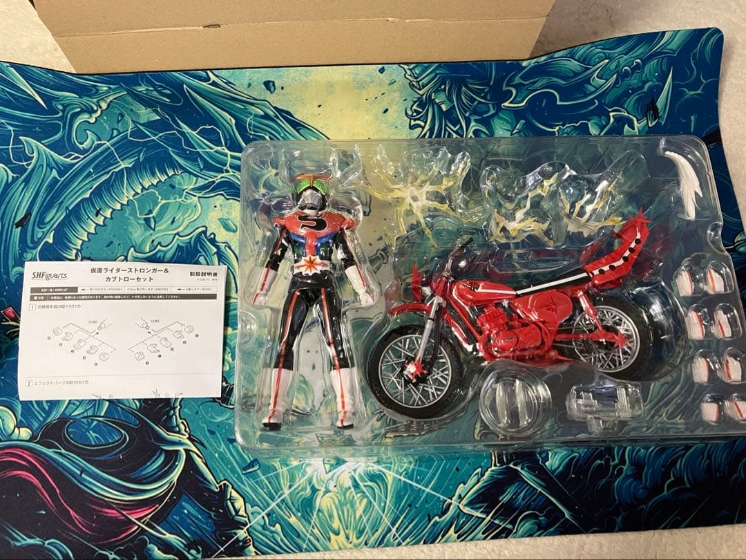 期間限定価格　S.H.Figuarts仮面ライダーストロンガー＆カブトローセット