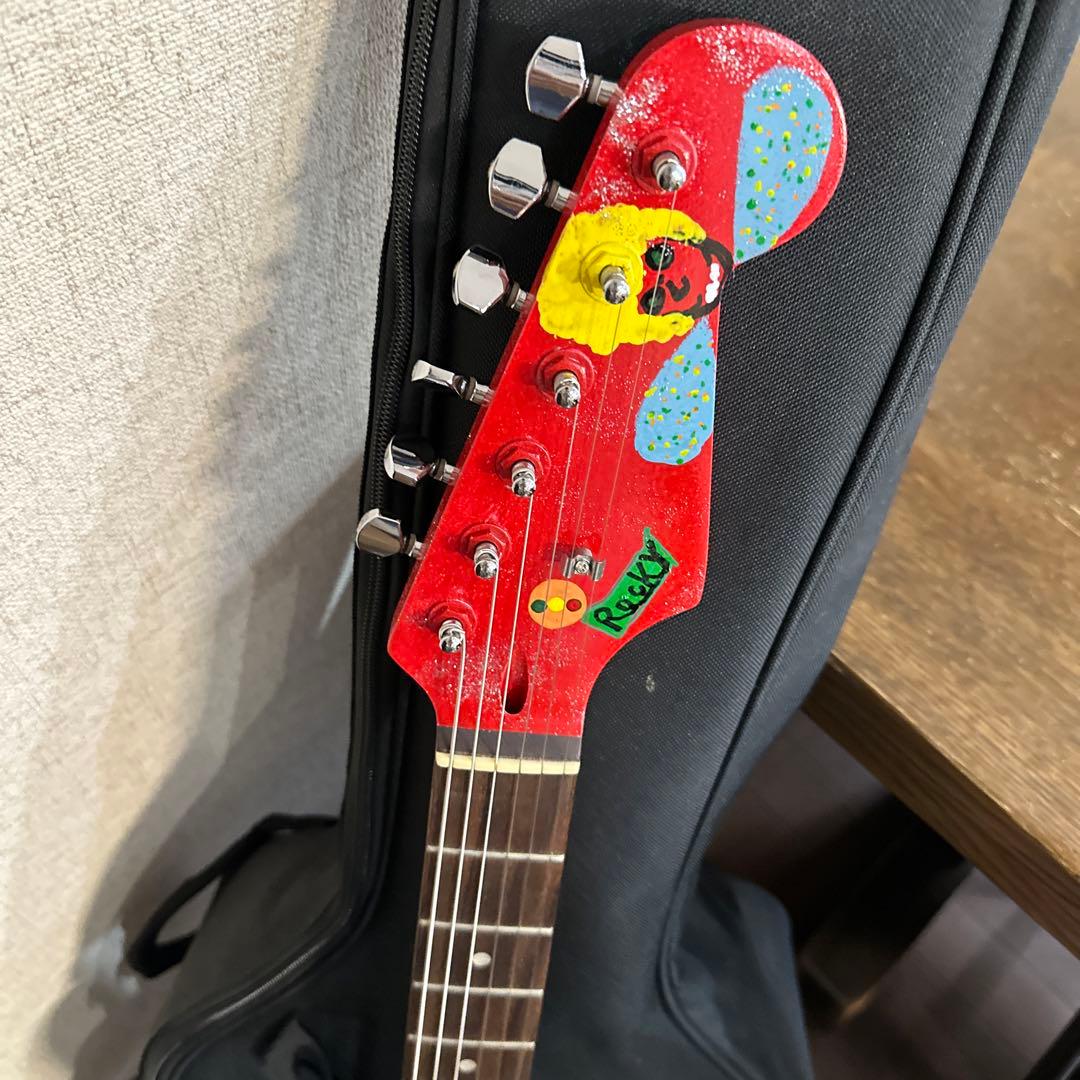 フェンダー　ストラトタイプ　ビートルズのジョージロッキー風エレキギター動作良好