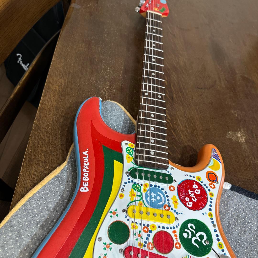 フェンダー　ストラトタイプ　ビートルズのジョージロッキー風エレキギター動作良好