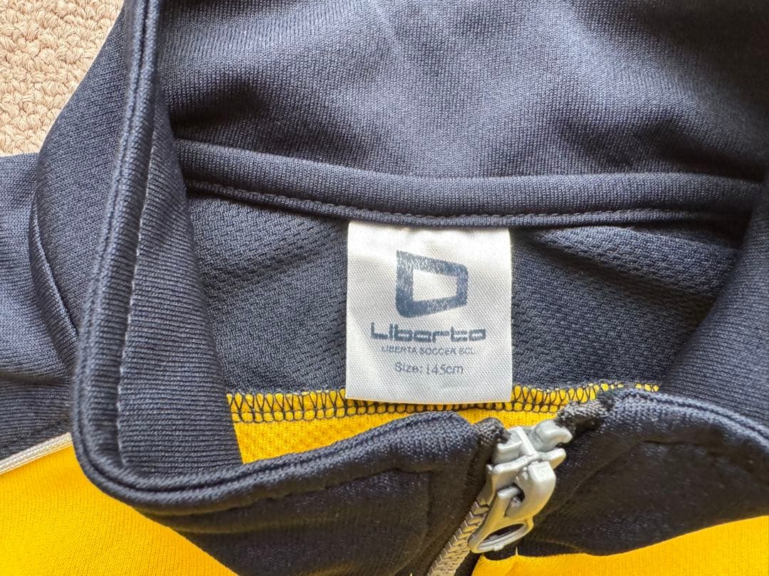 リベルタ サッカーユニフォーム 145cm ジャージ上下＆ソックス レガース付き