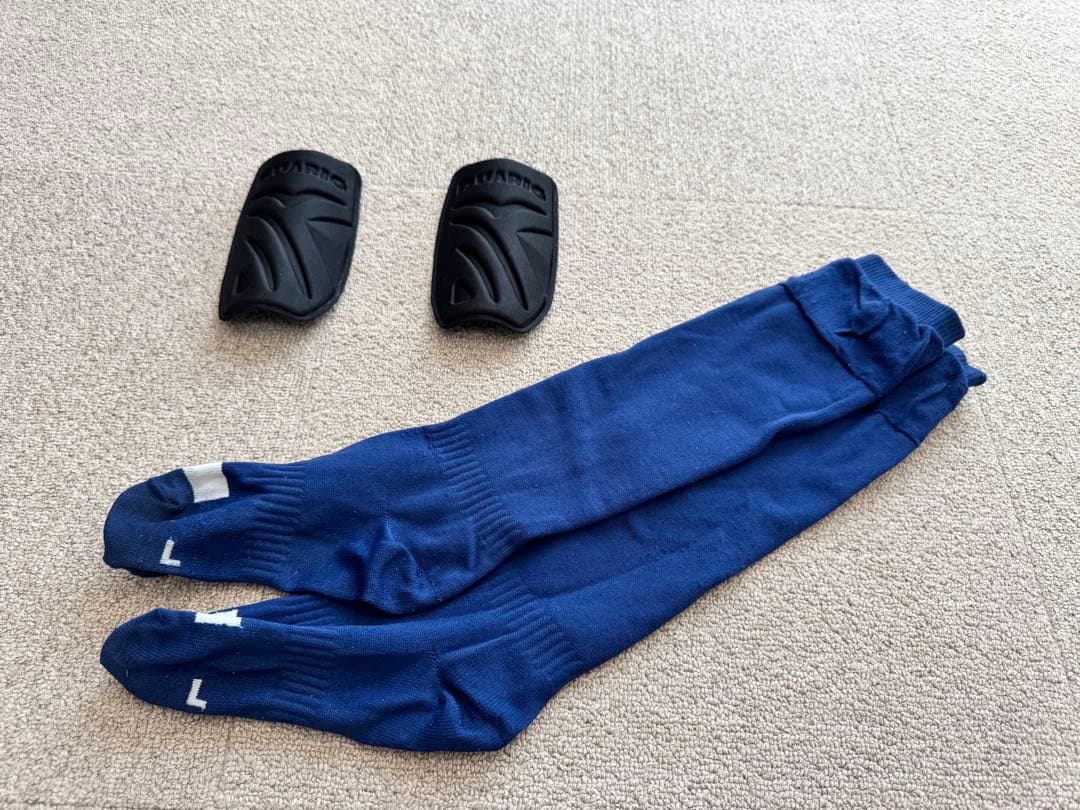 リベルタ サッカーユニフォーム 145cm ジャージ上下＆ソックス レガース付き