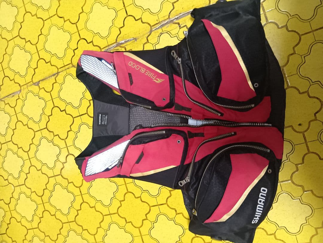 SHIMANO FIREBLOODのLサイズフィッシングベスト