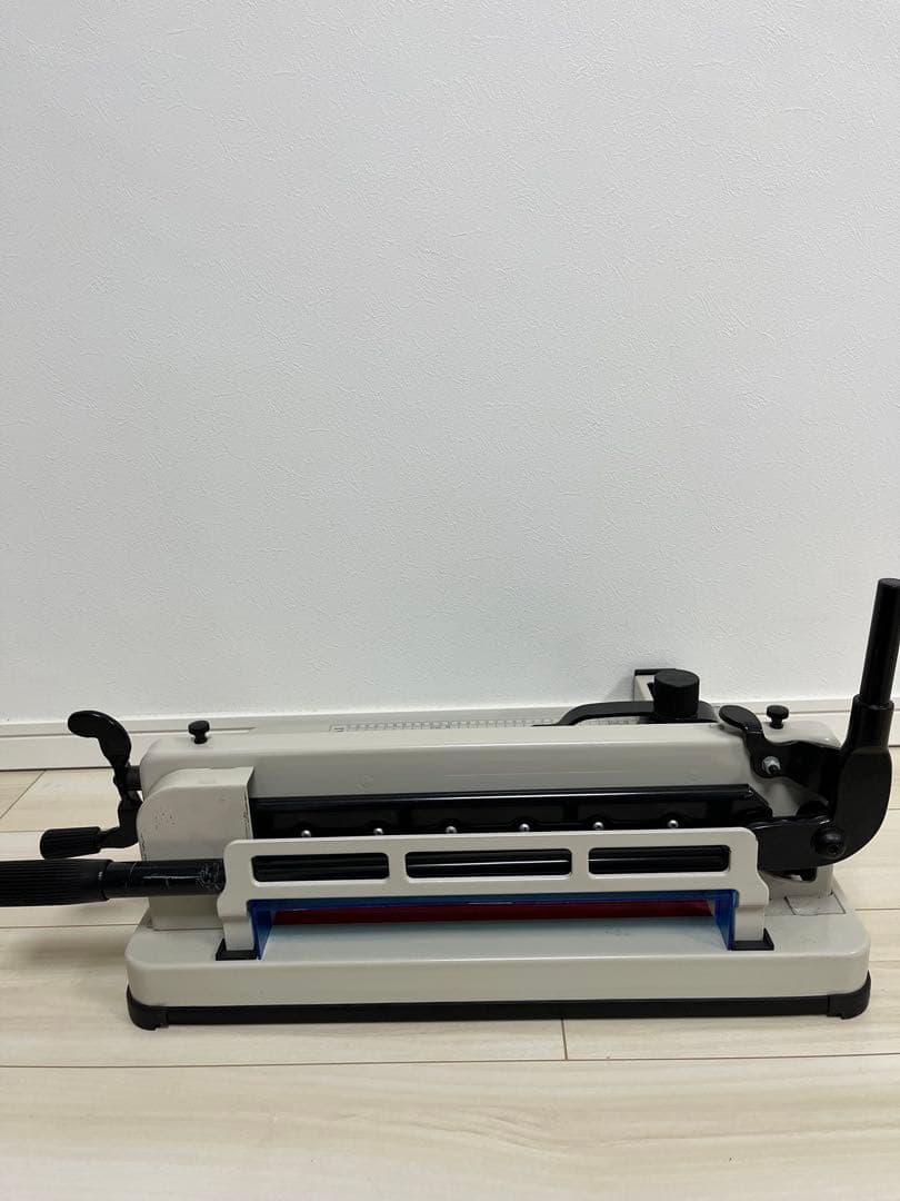 【最終値下げ】大型裁断機　ペーパーカッター ダイシン商業　DS-858A4