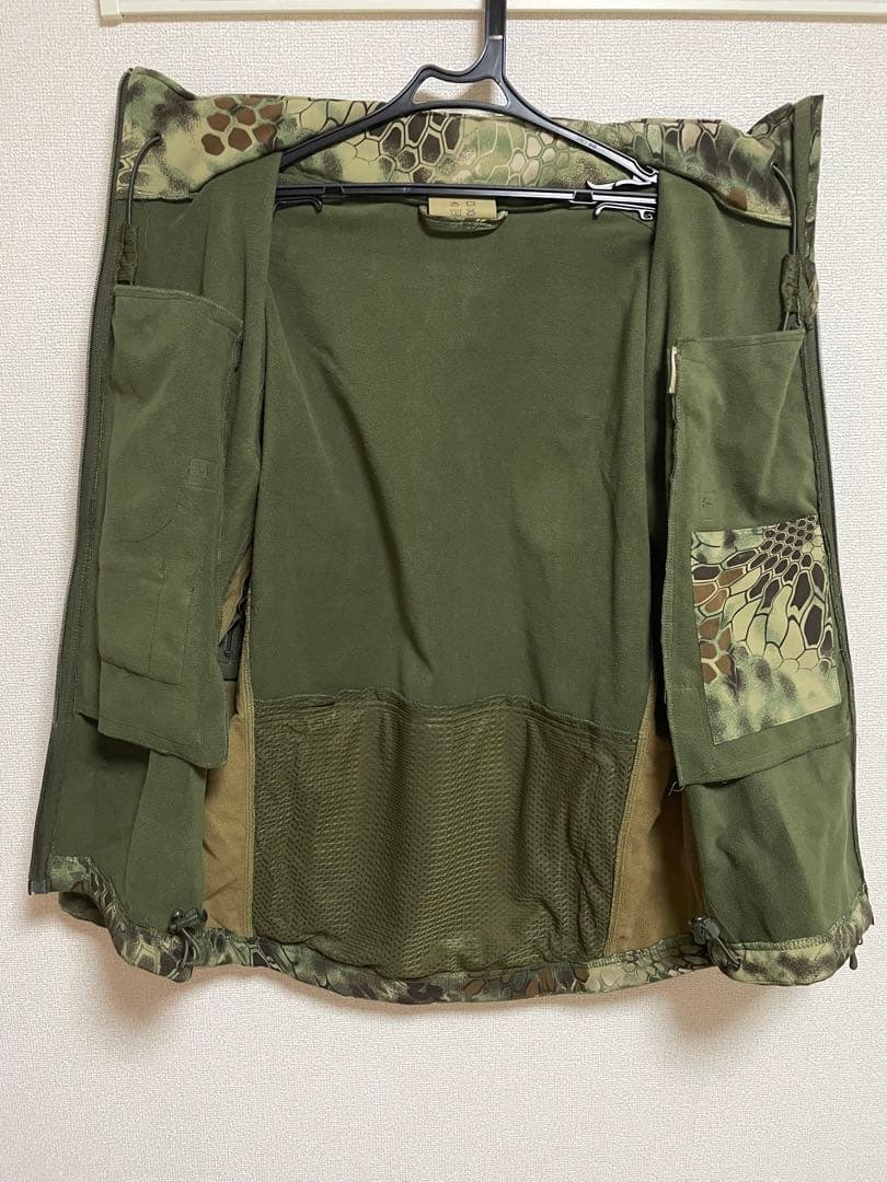 ソフトシェルジャケット　クリプテック迷彩　マンドレイク