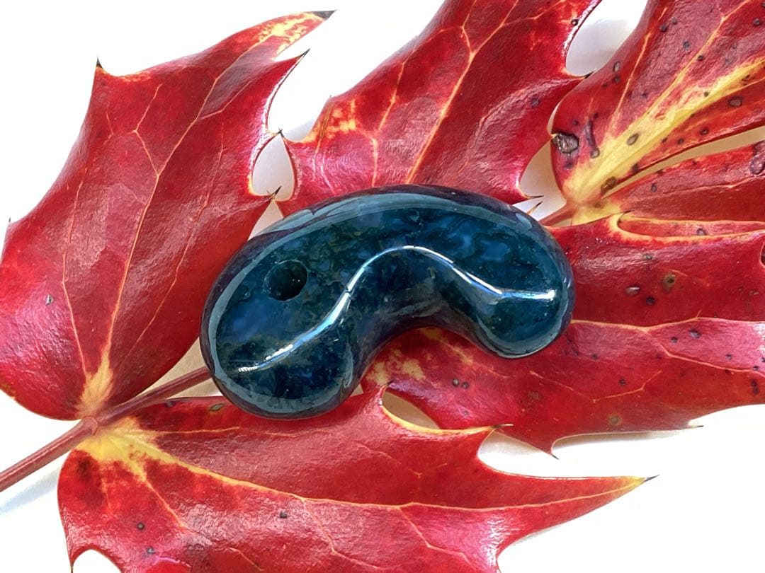 ✳超希少数の*幸運金運の黄色入り出雲勾玉【碧玉】　20万円以上のお値段鑑別書付