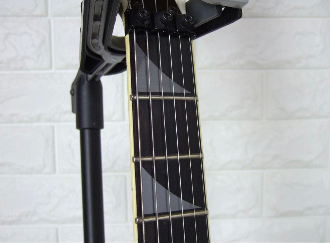 ギター JACKSON PRO KING V KVMG SW/BK BEVELS