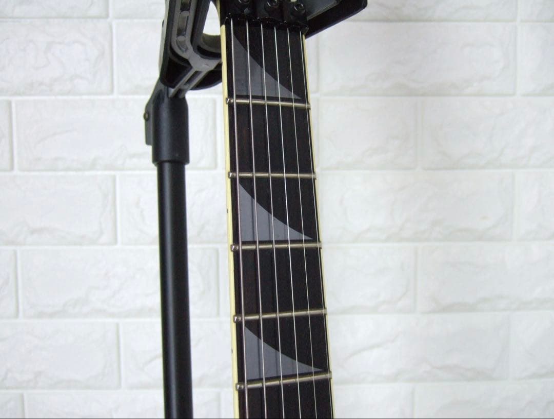 ギター JACKSON PRO KING V KVMG SW/BK BEVELS