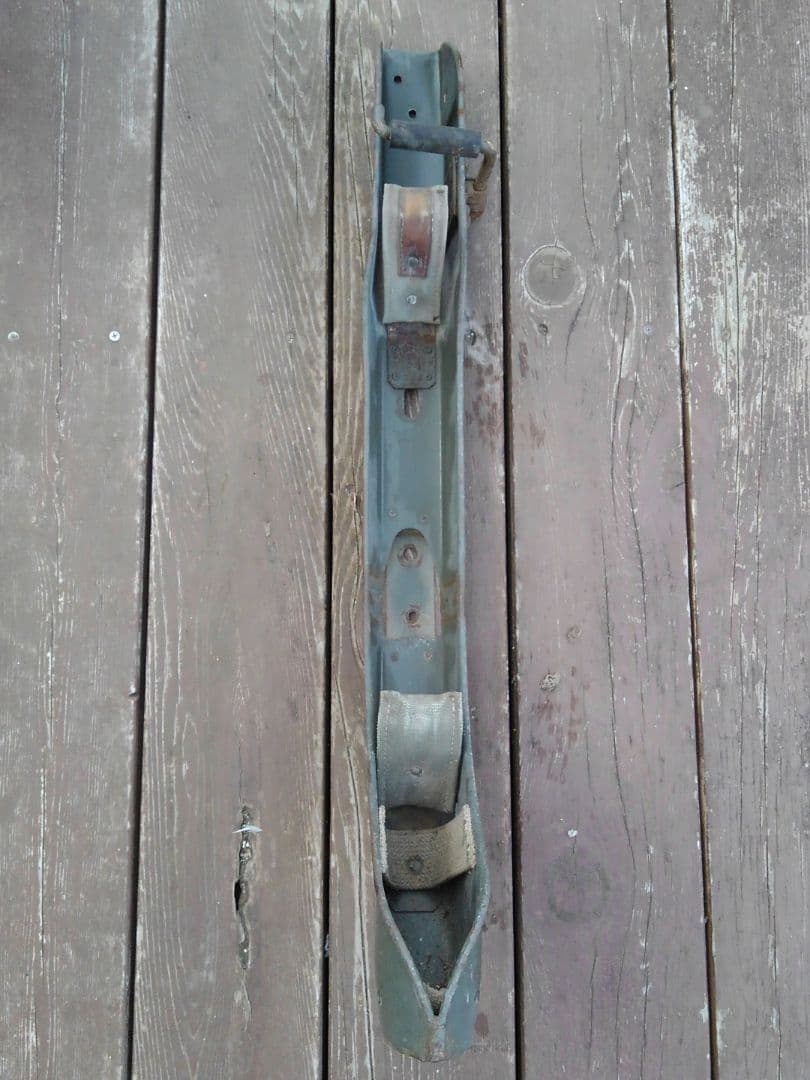 ライフルホルダー　ジープ車載用