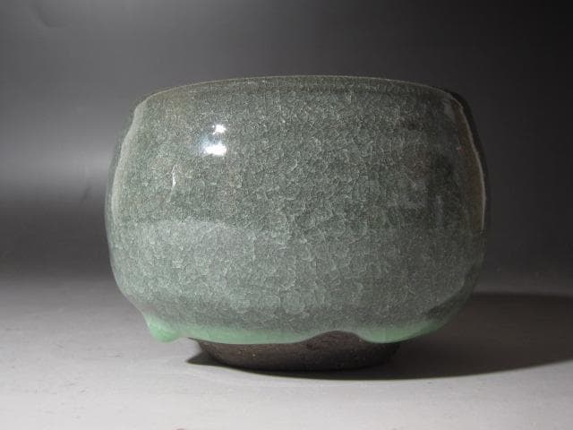 ★　清水卯一　蓬莱青磁茶碗　目をひく一品です★x439