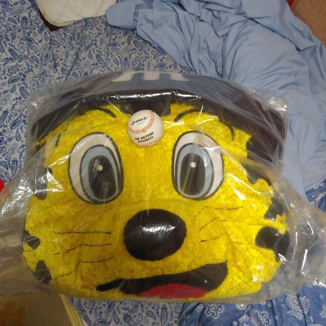 阪神タイガーストラッキー特大顔クッション横75cm縦75cmぐらい