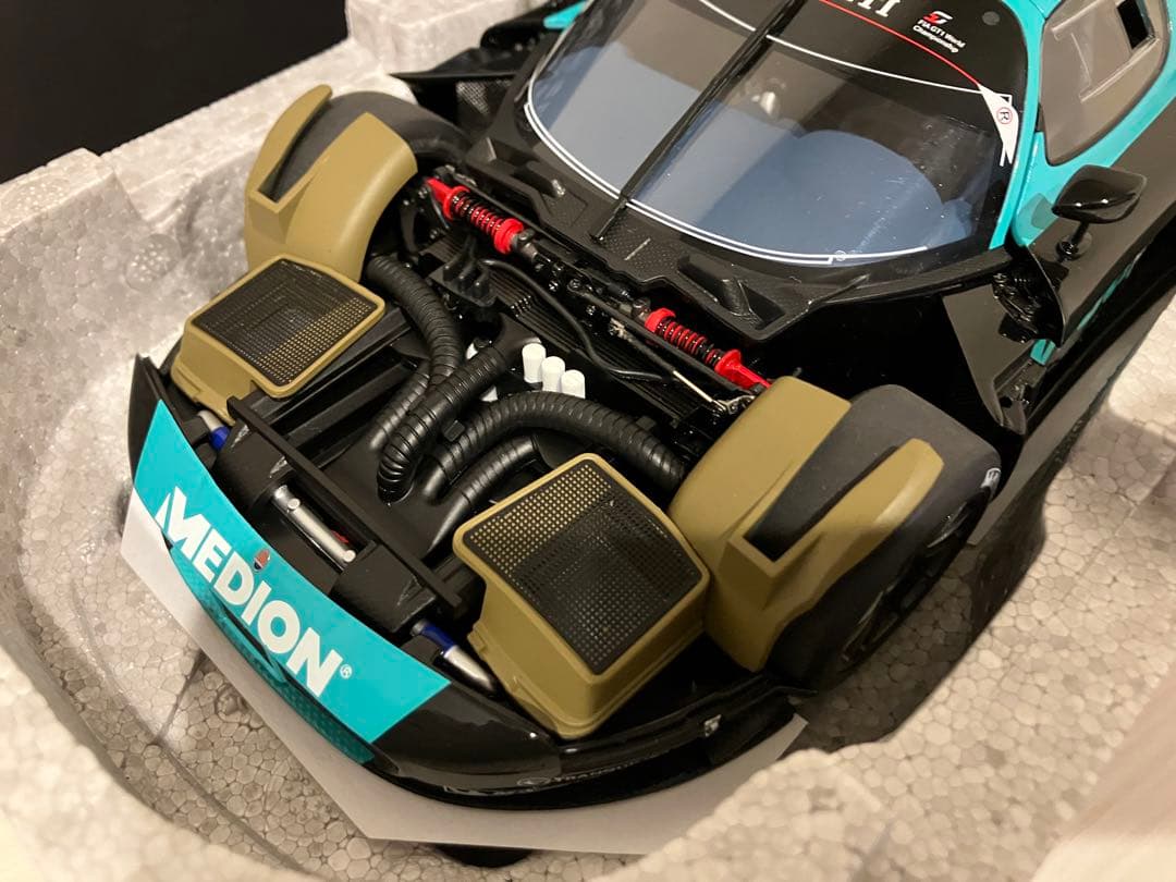 美品　1/18 オートアート マセラティ MC12 FIA GT1 2010