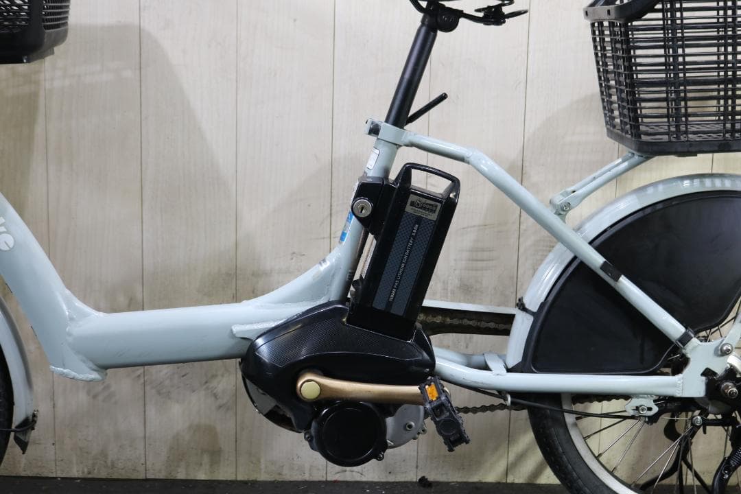 ブリヂストンBR0C49ビッケPOLAR e 20型8.7AH 3段 LED水色