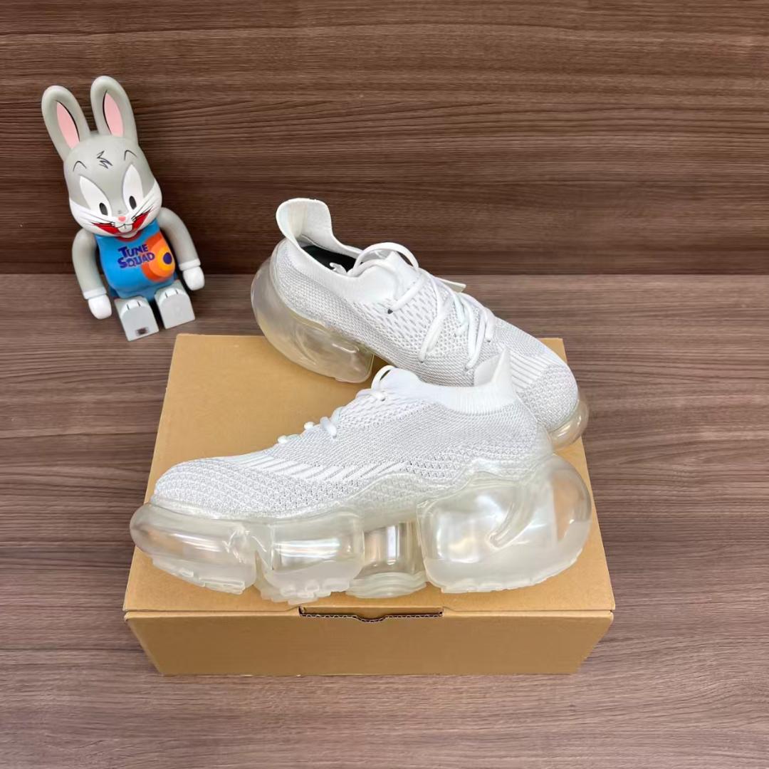 grounds MOOPIE 白の厚底スニーカー 23cm