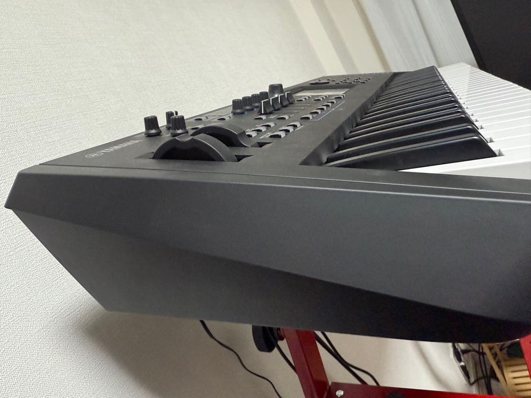 Yamaha MODX6+ シンセサイザー